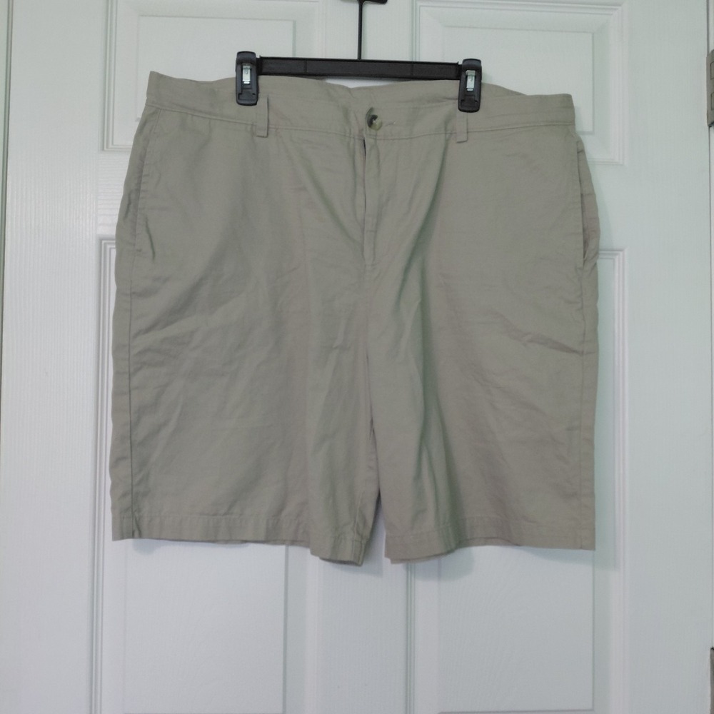 Disney Parks Chino Shorts Mens 40 Bermuda Flat Front Beige Casual Golf Authentic